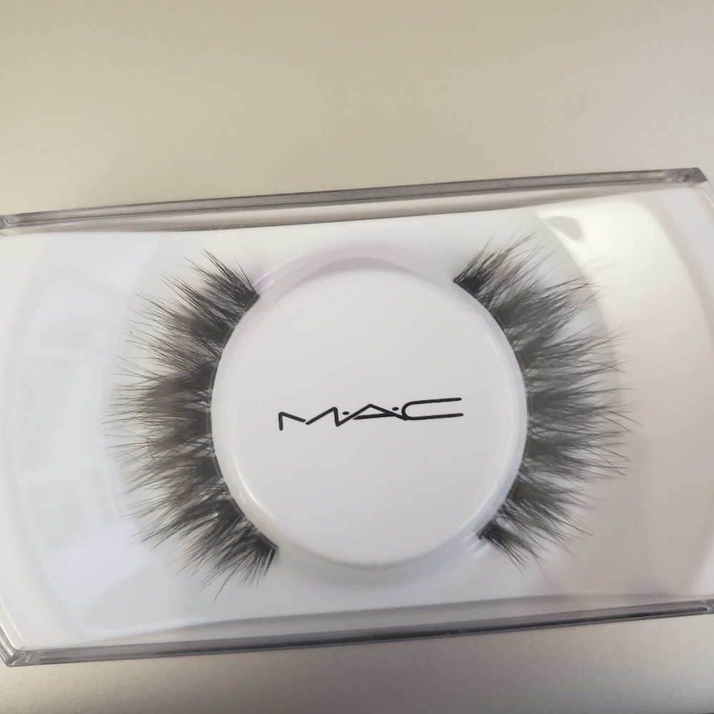 MAC Lash / 80 Romantic Lash